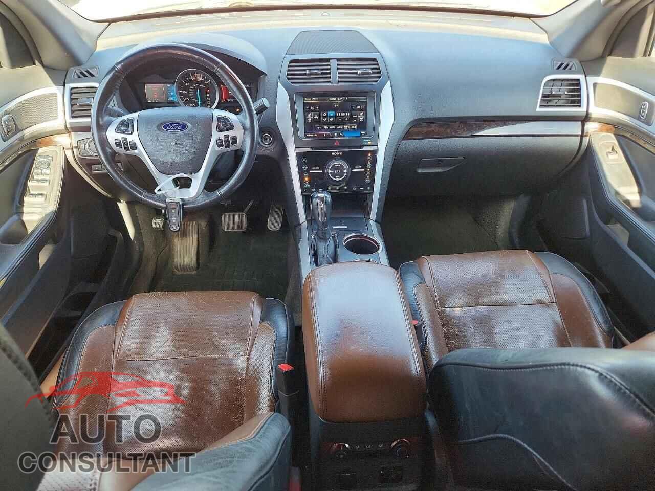 FORD EXPLORER 2011 - 1FMHK8F82BGA27621