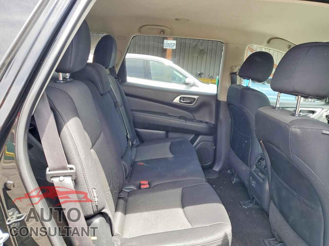 NISSAN PATHFINDER 2018 - 5N1DR2MM3JC667799