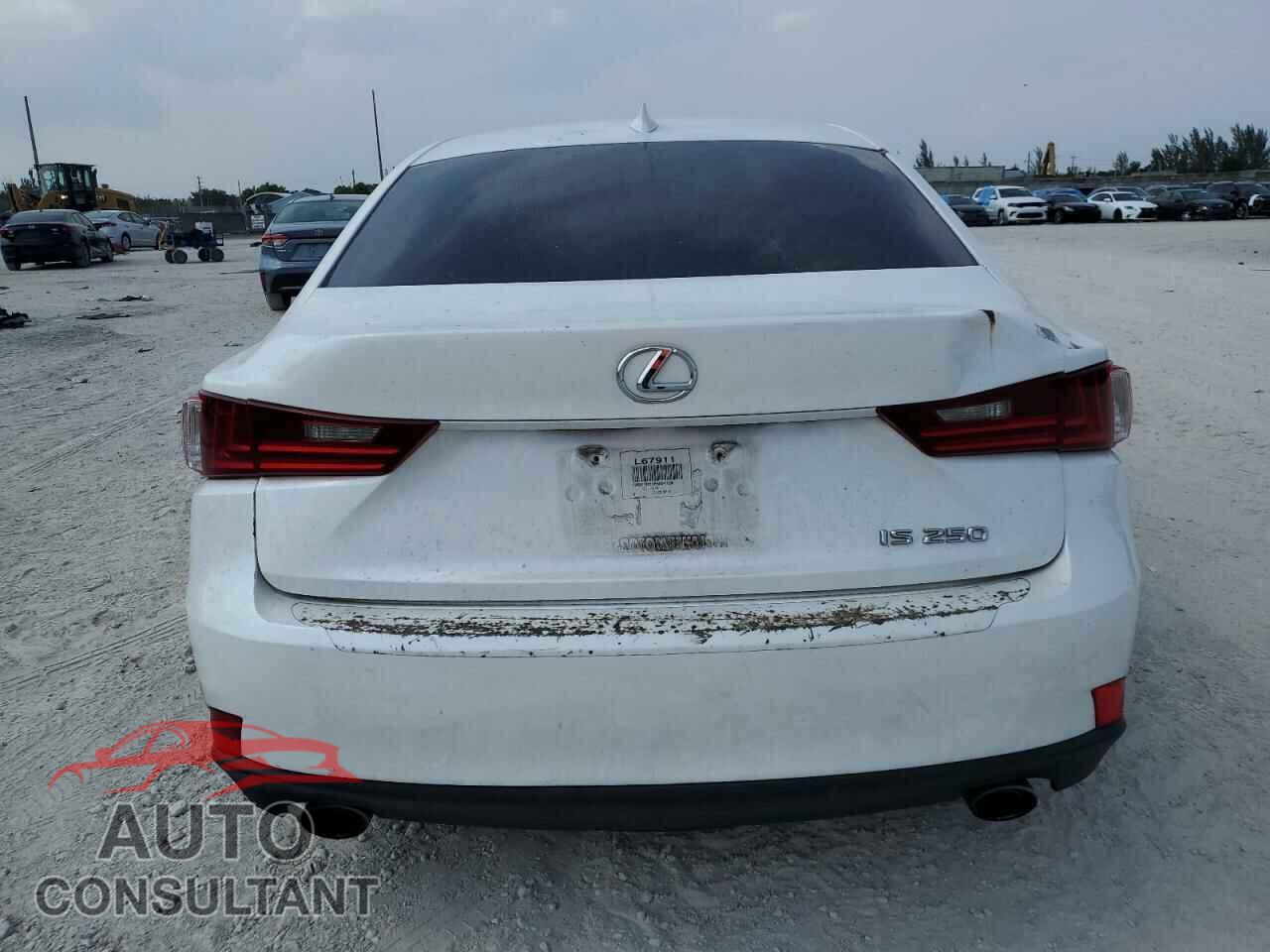 LEXUS IS 2014 - JTHBF1D21E5024728