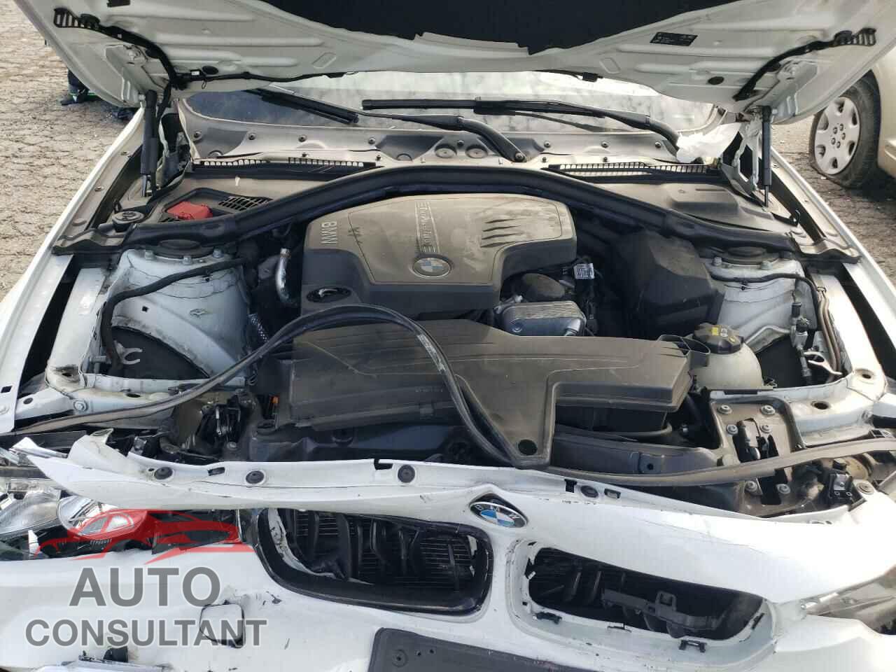 BMW 3 SERIES 2016 - WBA8E1G59GNU10544