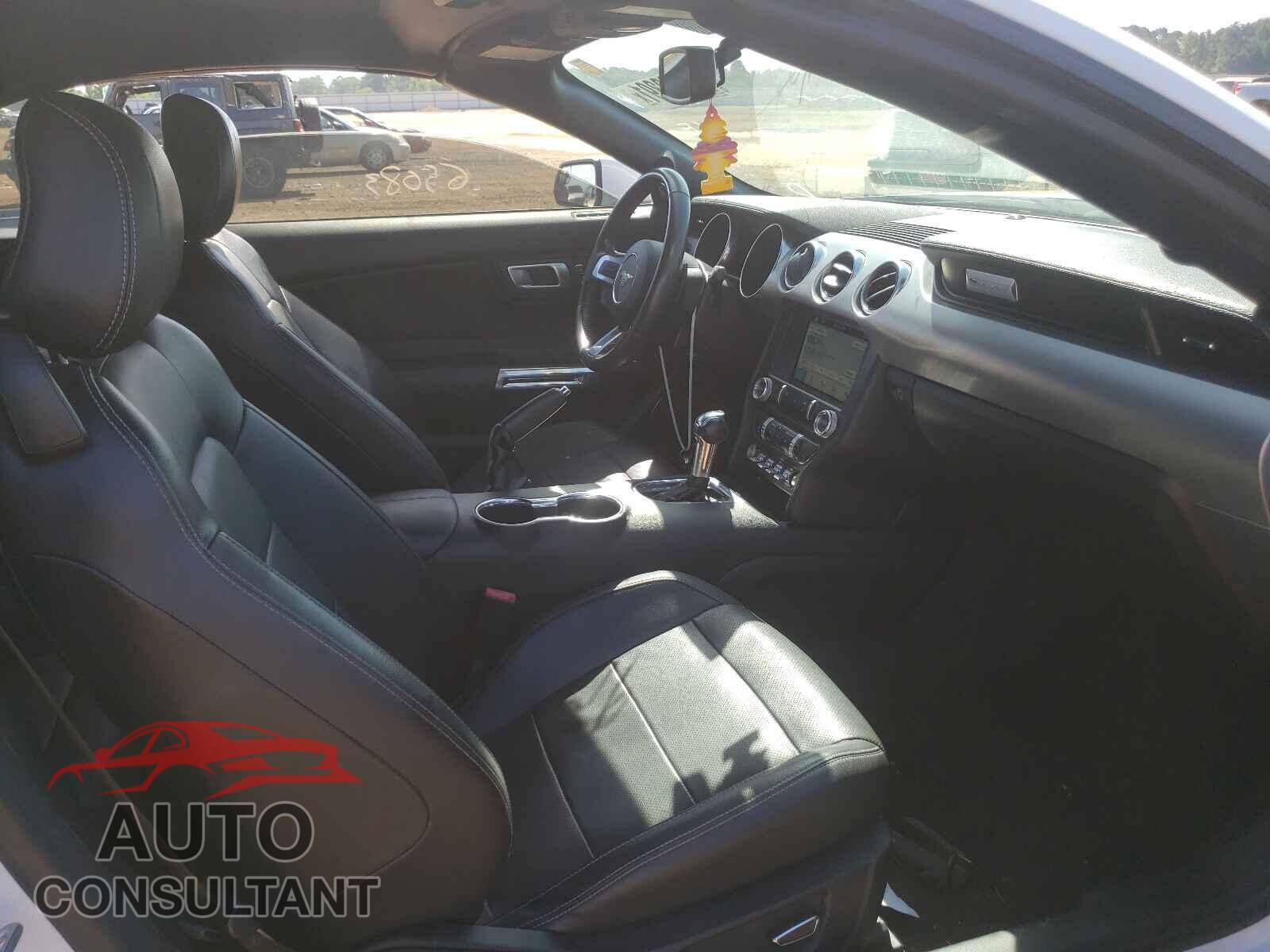 FORD MUSTANG 2018 - 1FATP8UH2J5109514