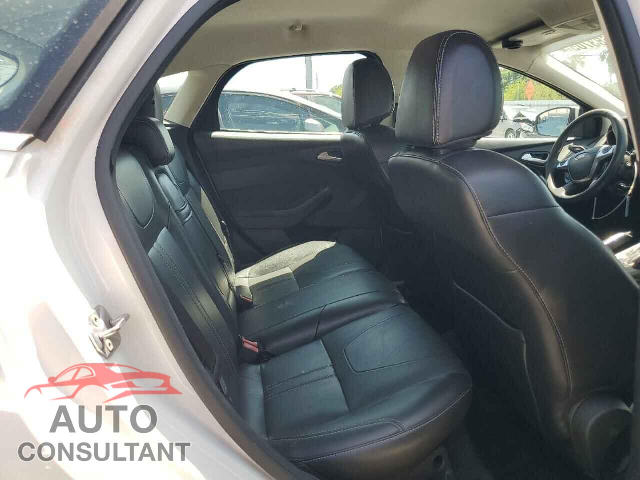 FORD FOCUS 2012 - 1FAHP3M23CL475548
