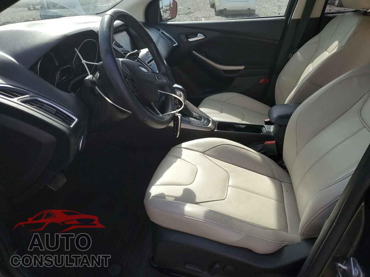 FORD FOCUS 2015 - 1FADP3J2XFL200668