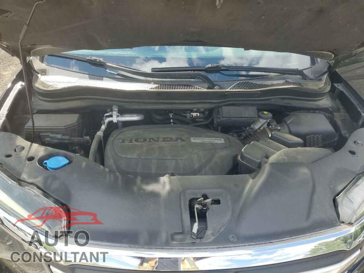 HONDA PILOT 2017 - 5FNYF6H86HB016179