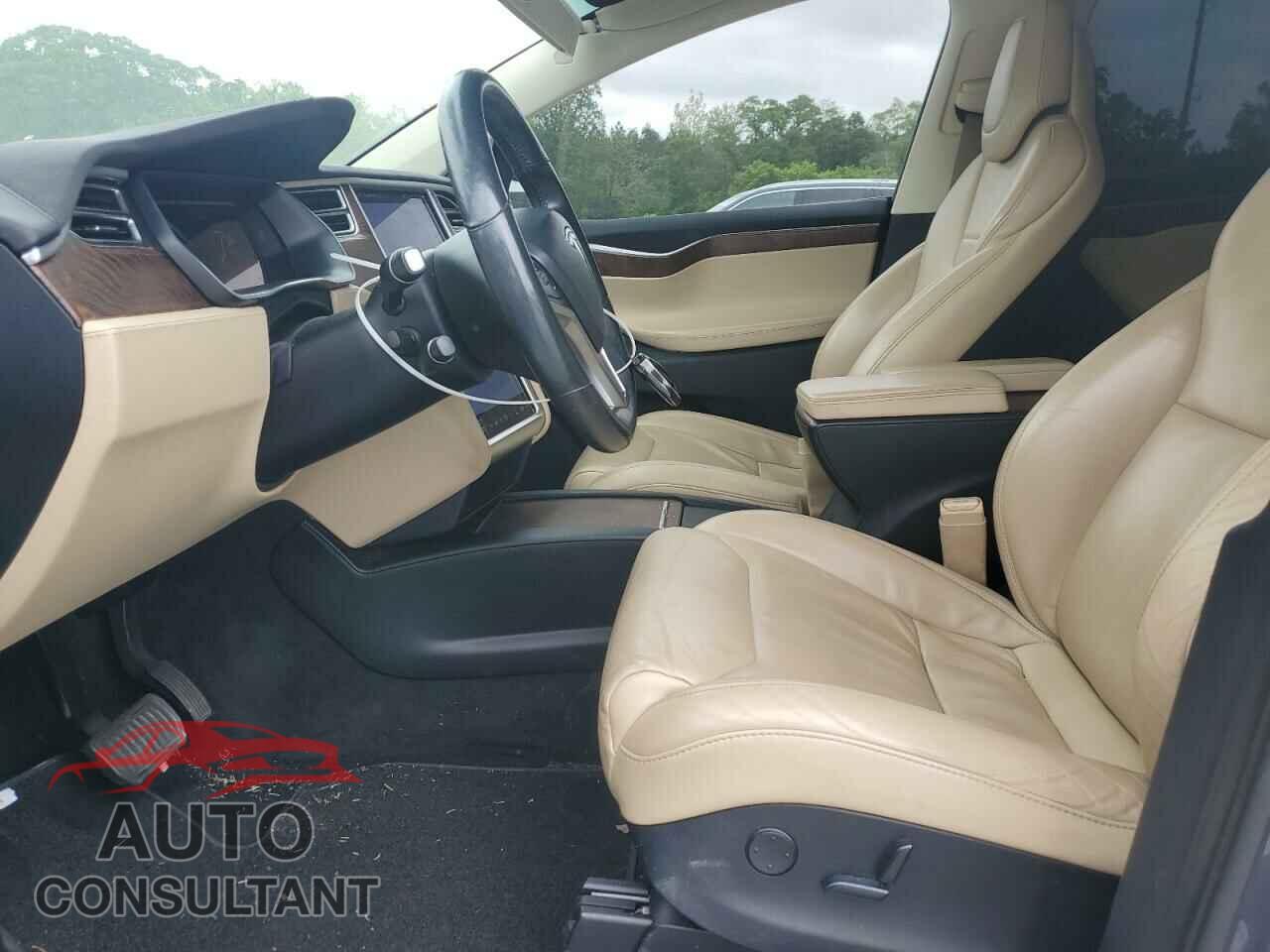 TESLA MODEL X 2017 - 5YJXCBE27HF050211