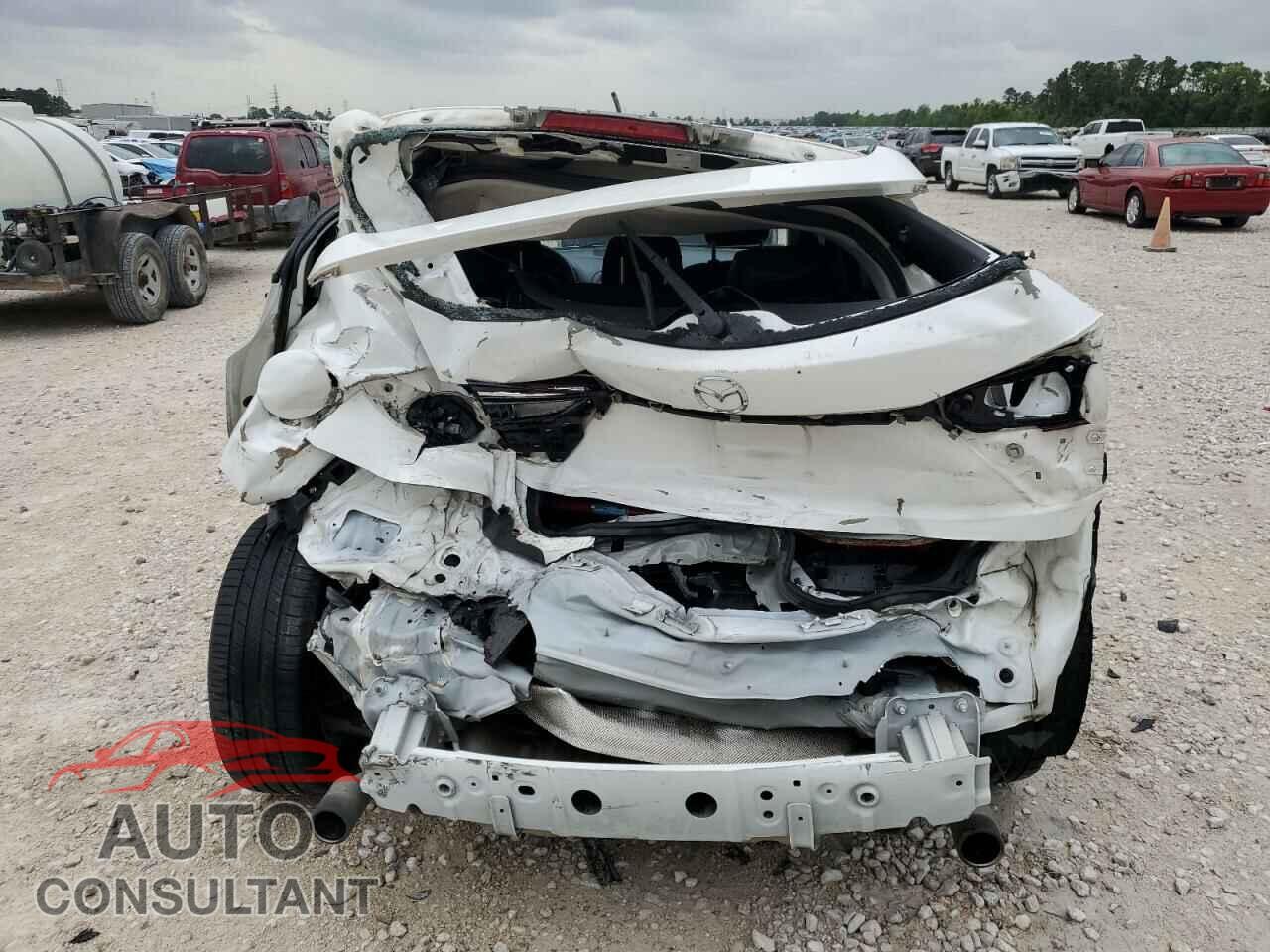 MAZDA 3 2017 - JM1BN1K77H1102198