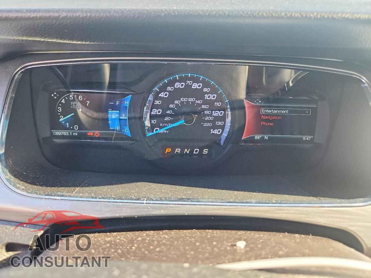 FORD TAURUS 2018 - 1FAHP2E87JG137363