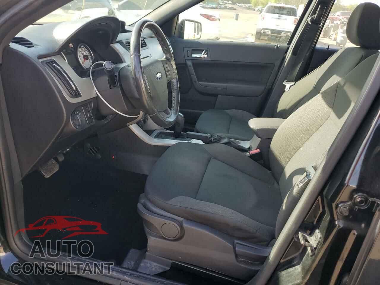 FORD FOCUS 2010 - 1FAHP3GNXAW271931
