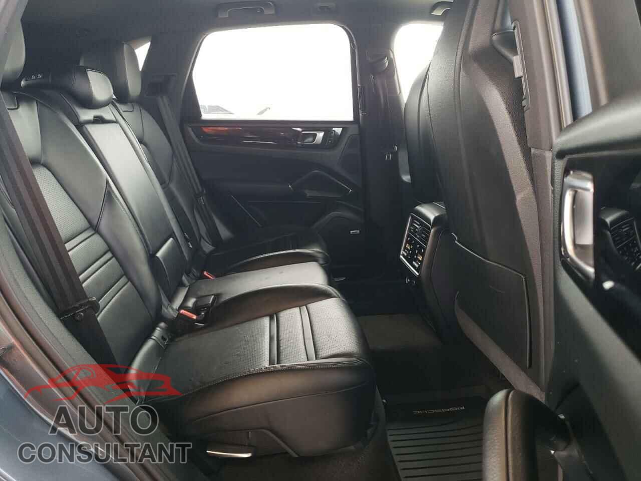 PORSCHE CAYENNE 2019 - WP1AA2AYXKDA10868