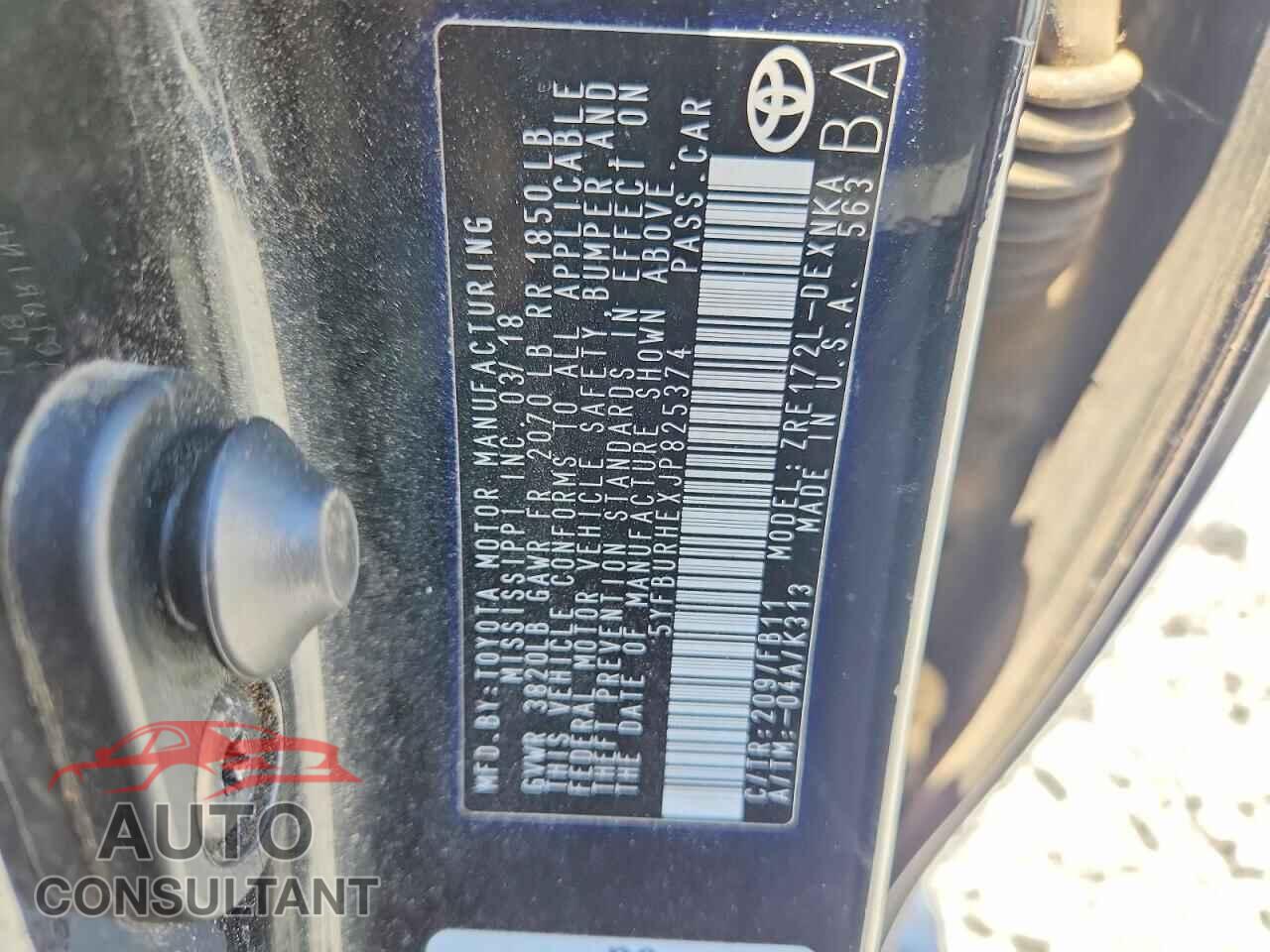 TOYOTA COROLLA 2018 - 5YFBURHEXJP825374