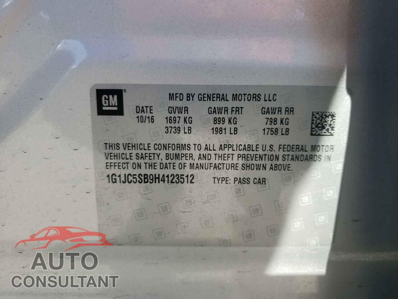 CHEVROLET SONIC 2017 - 1G1JC5SB9H4123512
