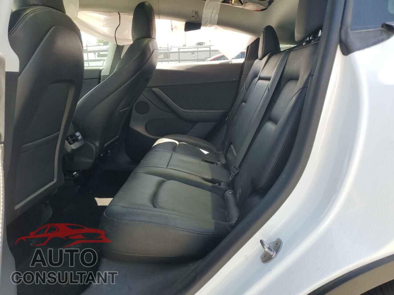 TESLA MODEL Y 2022 - 7SAYGDEE3NF365987