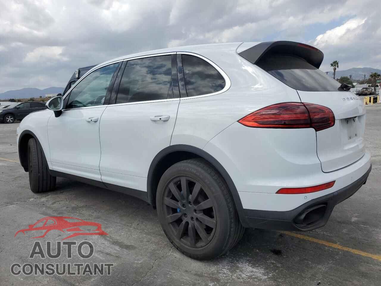PORSCHE CAYENNE 2016 - WP1AA2A27GKA14312