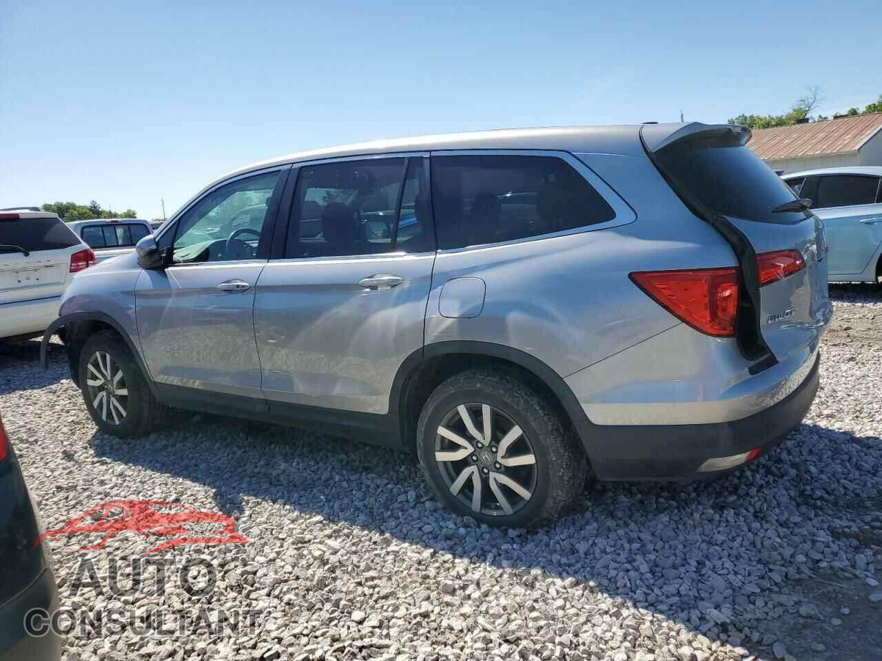 HONDA PILOT 2017 - 5FNYF6H58HB033054