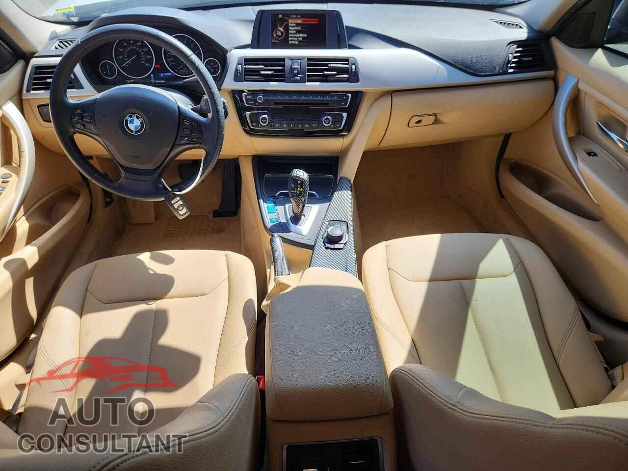 BMW 3 SERIES 2016 - WBA8E1G50GNU10433