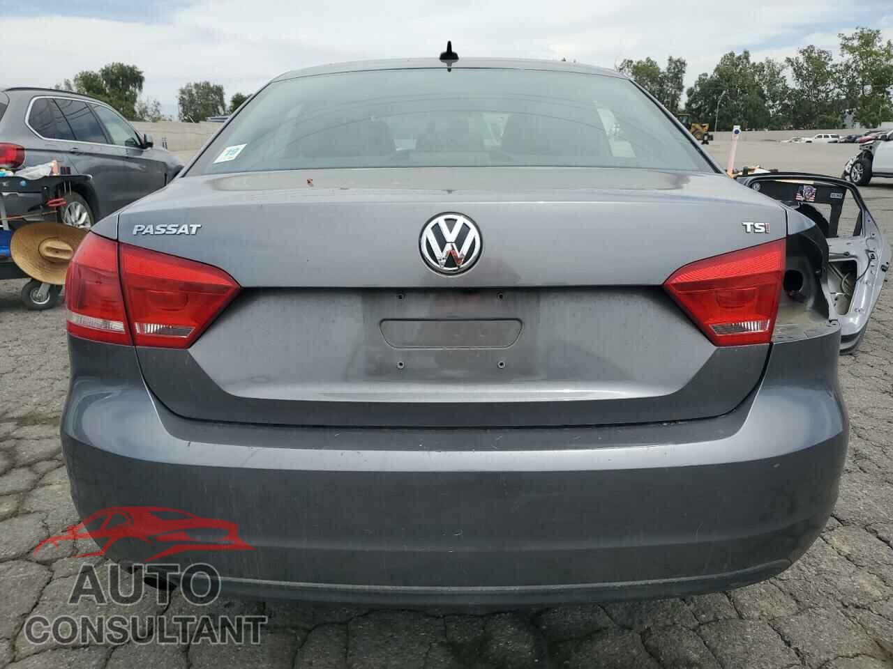 VOLKSWAGEN PASSAT 2015 - 1VWAT7A30FC044646