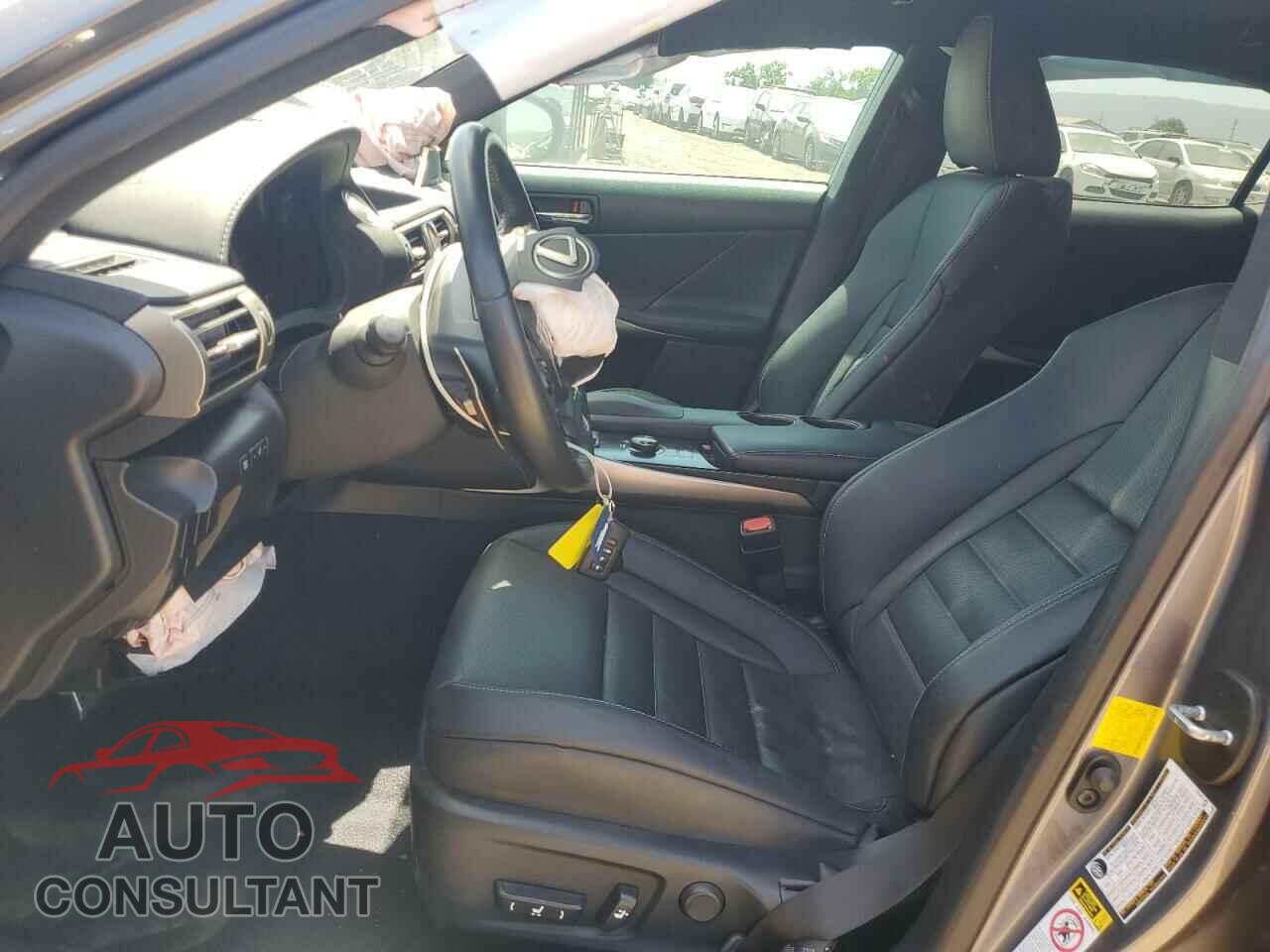 LEXUS IS 2014 - JTHBE1D23E5011935
