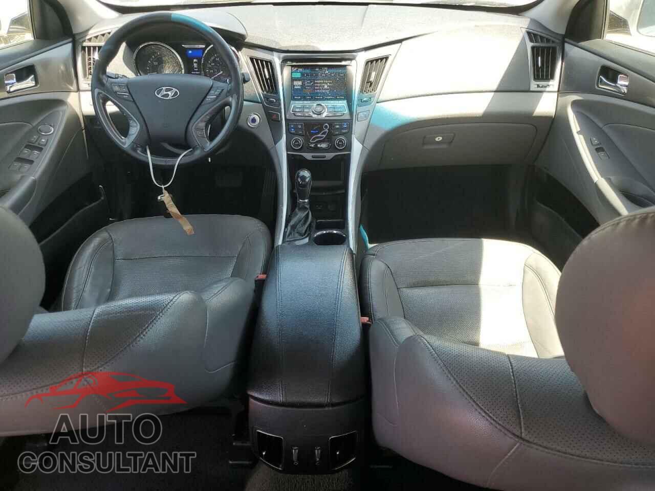 HYUNDAI SONATA 2013 - KMHEC4A45DA076413