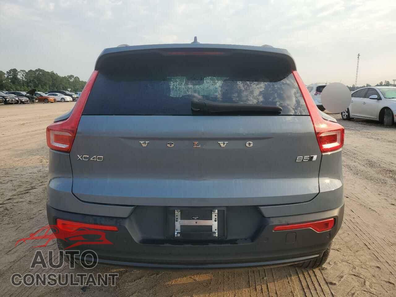 VOLVO XC40 PLUS 2023 - YV4L12UL0P2013823
