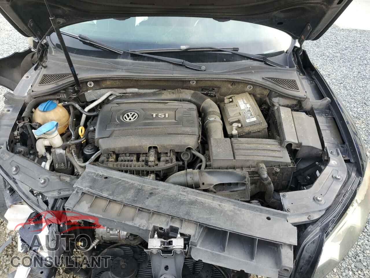 VOLKSWAGEN PASSAT 2015 - 1VWAT7A38FC062182