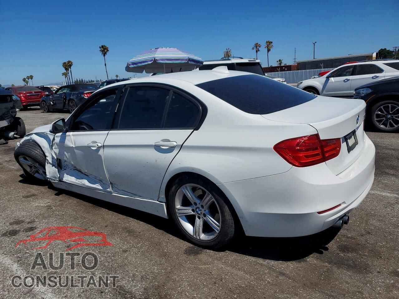 BMW 3 SERIES 2013 - WBA3C1C52DF438696