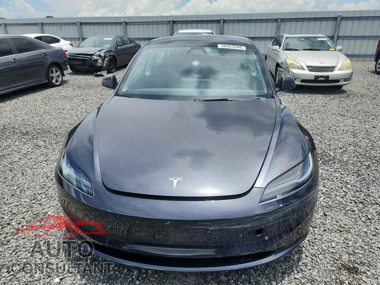 TESLA MODEL 3 2024 - 5YJ3E1EA5RF825438