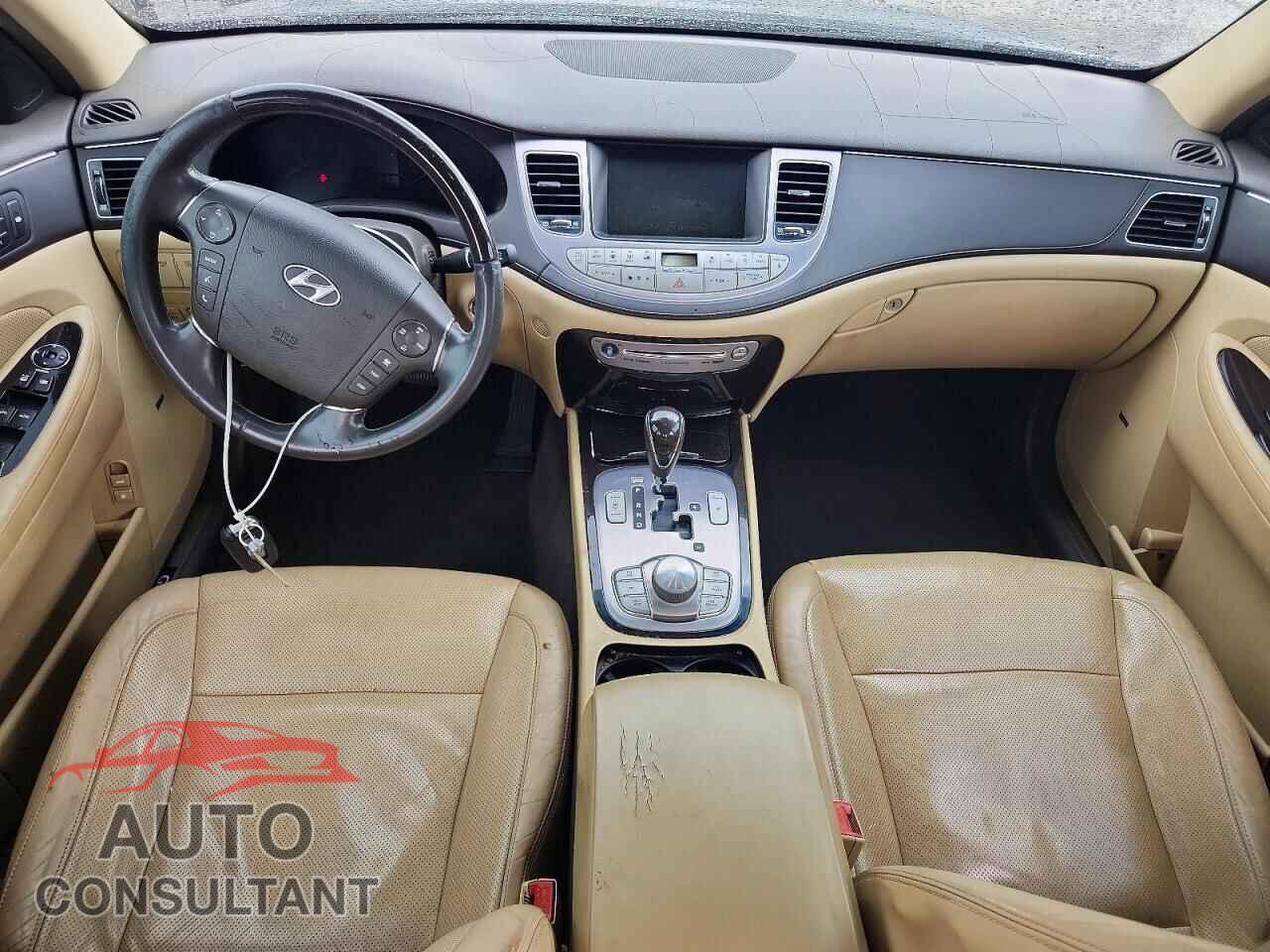 HYUNDAI GENESIS 2011 - KMHGC4DF2BU124385