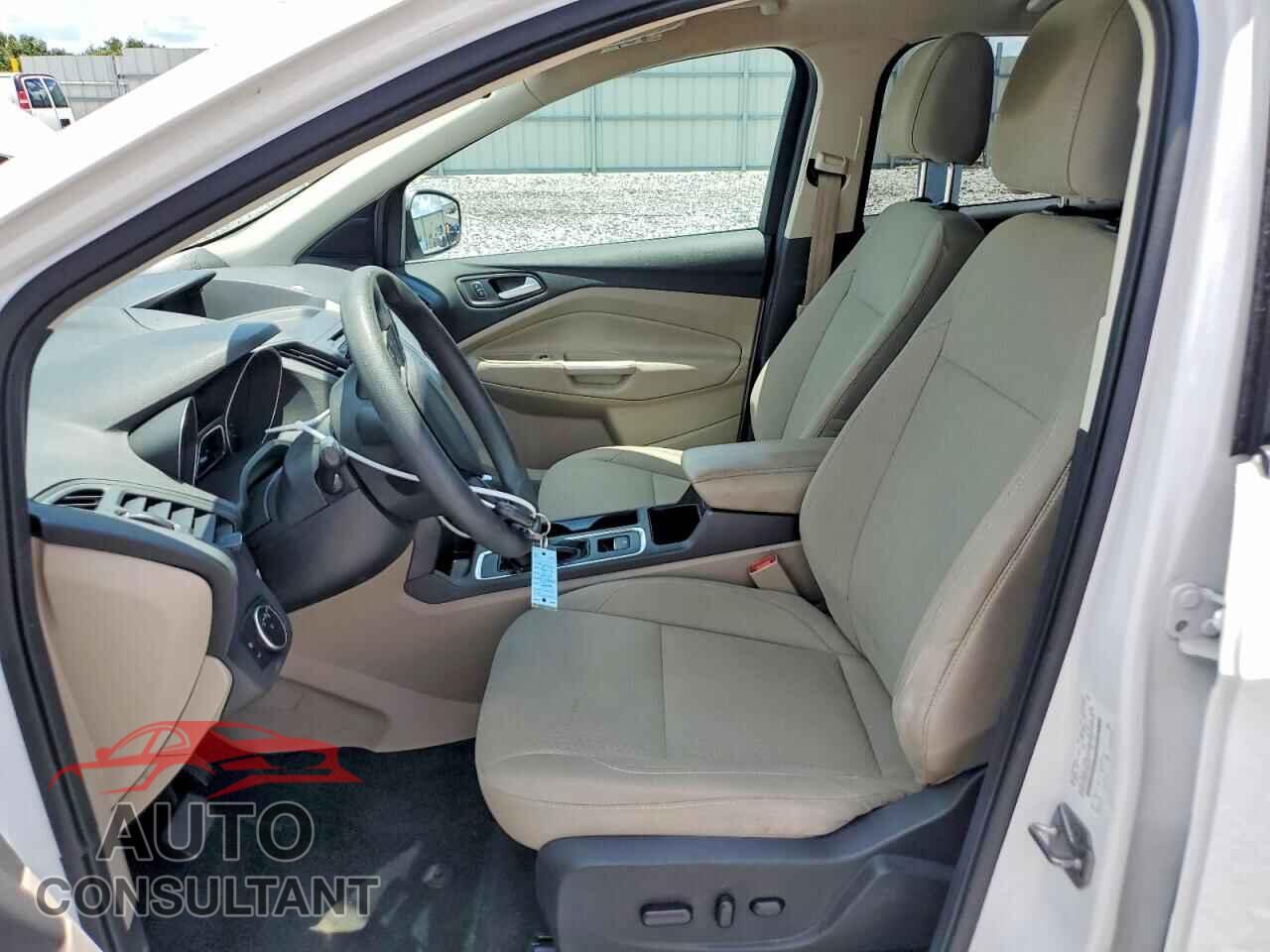 FORD ESCAPE 2017 - 1FMCU9GD6HUB93785