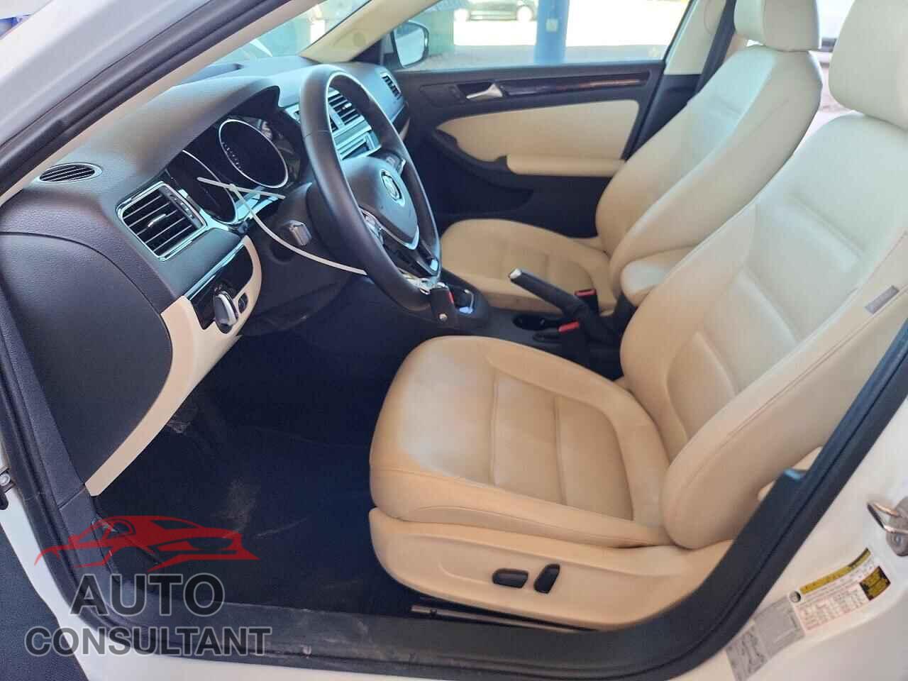 VOLKSWAGEN JETTA 2017 - 3VWL17AJ4HM390729