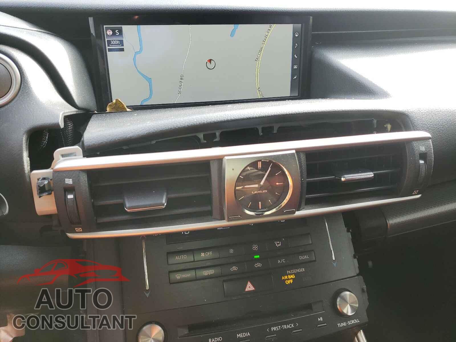 LEXUS IS 2017 - JTHCM1D27H5016597