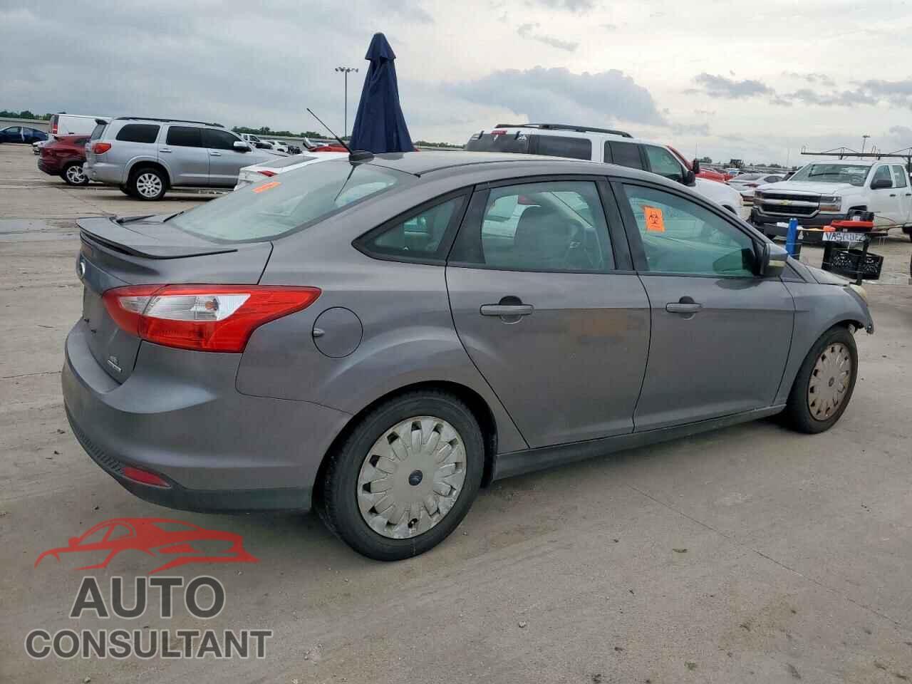 FORD FOCUS 2014 - 1FADP3F24EL393973