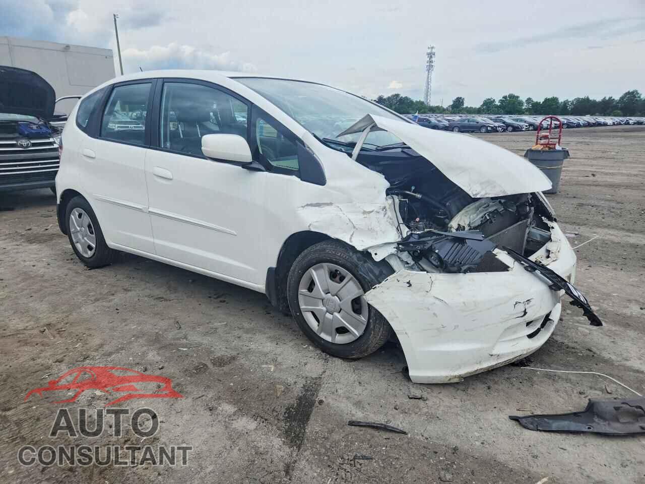 HONDA FIT 2013 - JHMGE8H32DC080448
