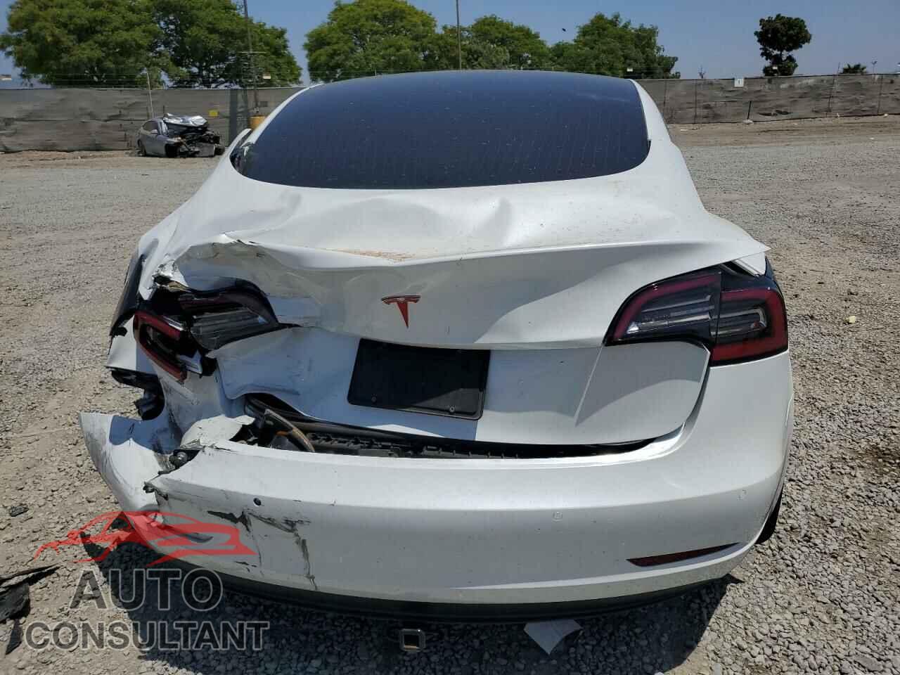 TESLA MODEL 3 2019 - 5YJ3E1EA4KF472552