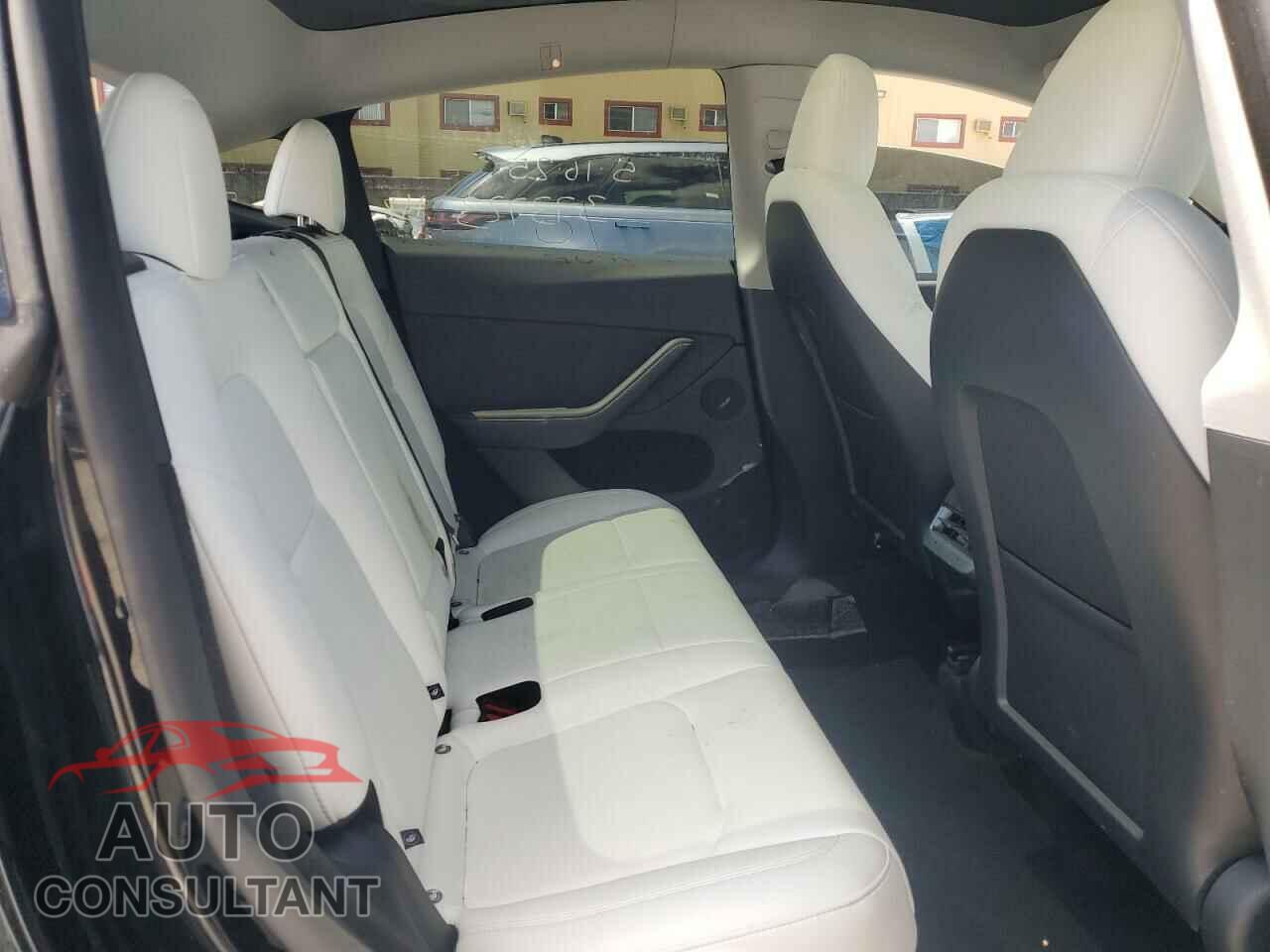 TESLA MODEL Y 2025 - 7SAYGDED9SA373723