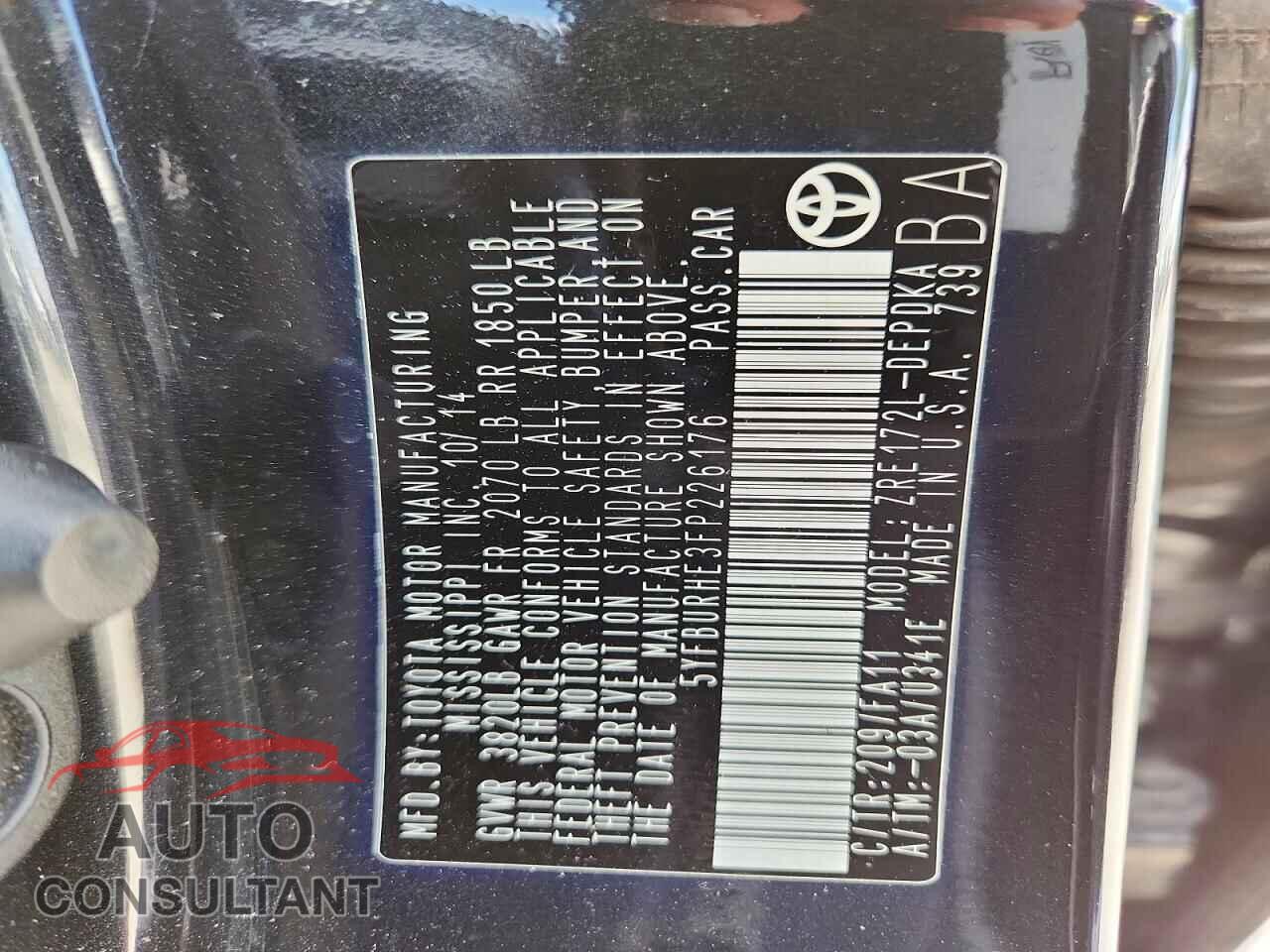 TOYOTA COROLLA 2015 - 5YFBURHE3FP226176