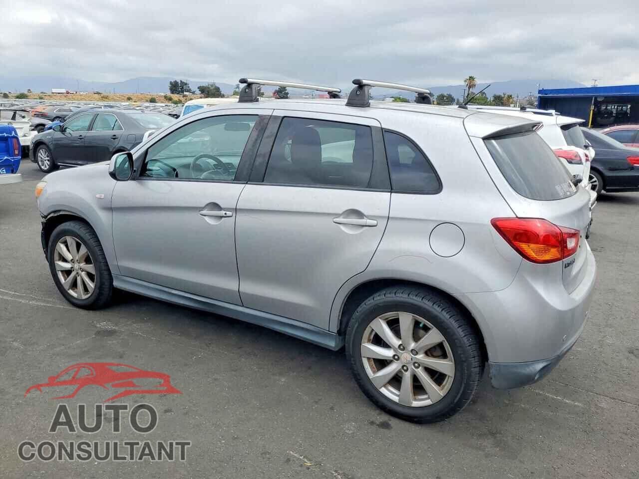 MITSUBISHI OUTLANDER 2013 - 4A4AR3AU1DE007778