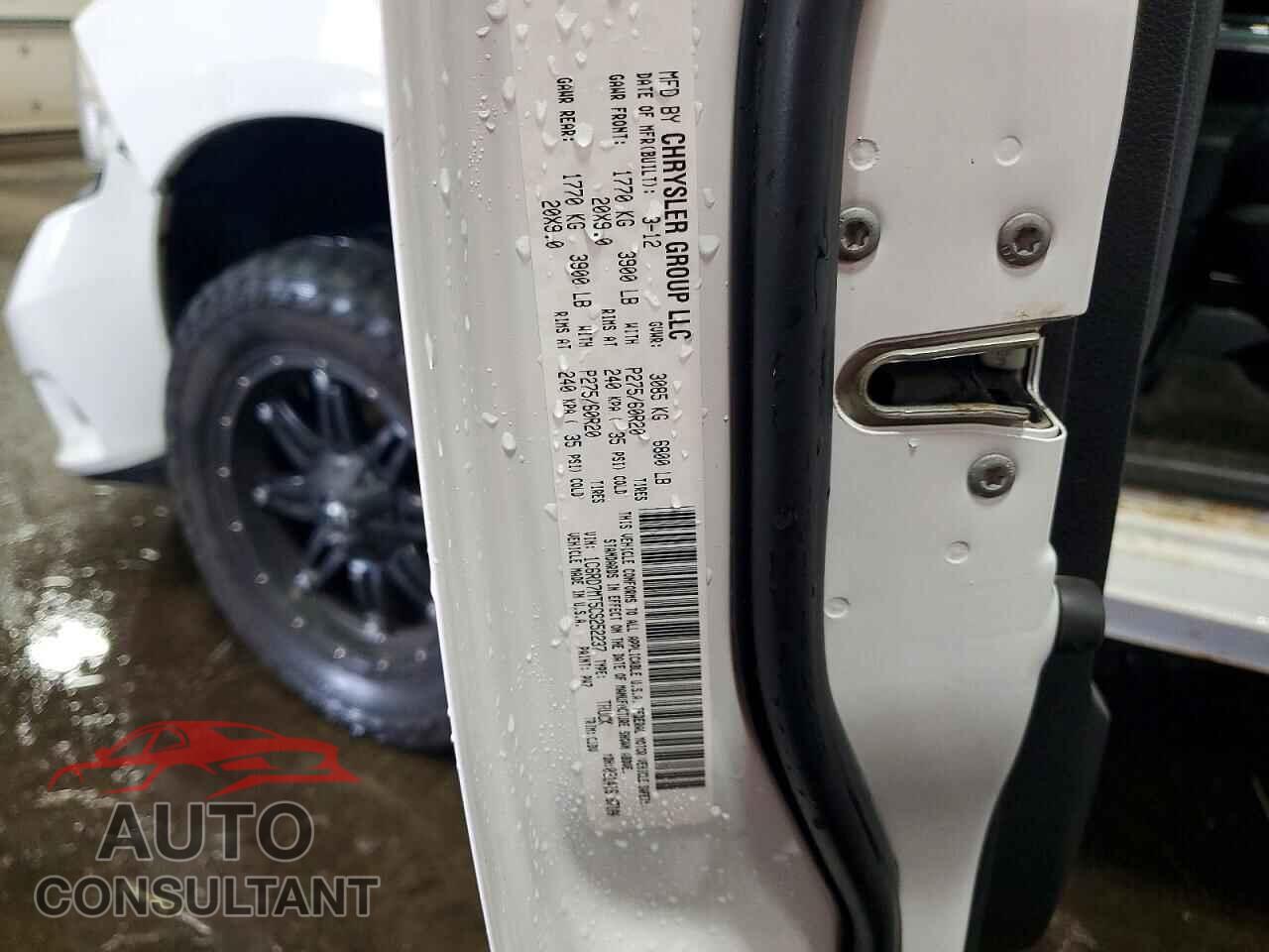 DODGE RAM 1500 2012 - 1C6RD7MT5CS252237
