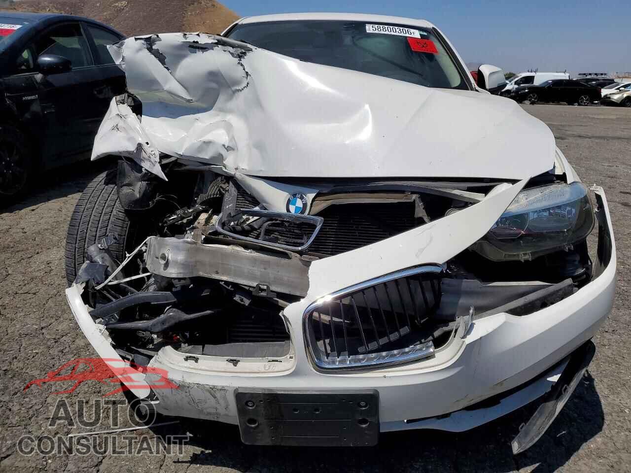 BMW 3 SERIES 2016 - WBA8E1G54GNU12203