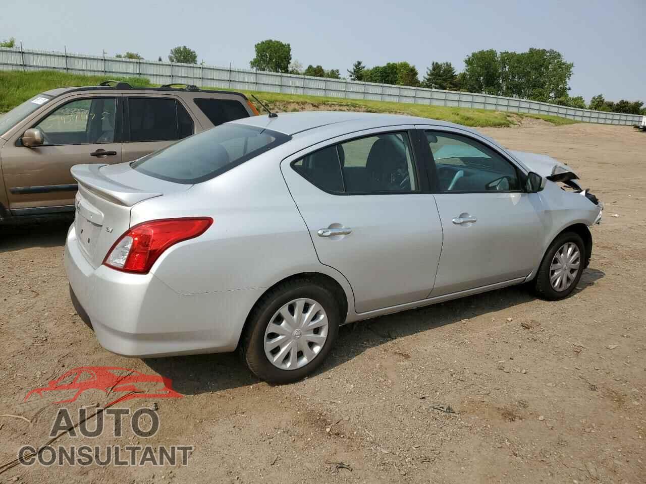 NISSAN VERSA 2019 - 3N1CN7AP3KL872183