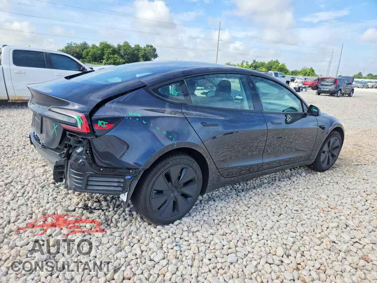 TESLA MODEL 3 2026 - 5YJ3E1EA7TF135570