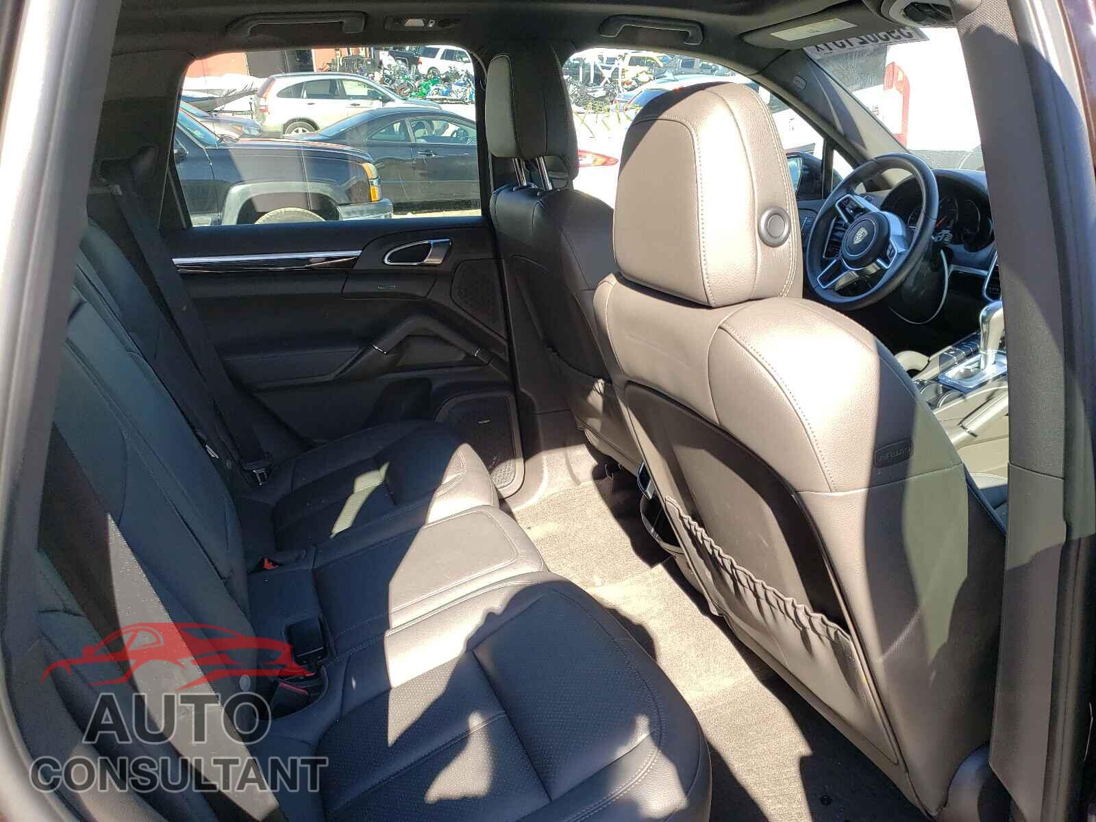 PORSCHE CAYENNE 2016 - WP1AA2A26GKA38214