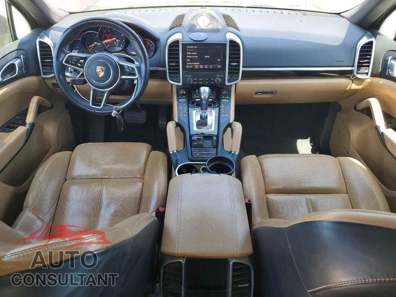 PORSCHE CAYENNE 2018 - WP1AA2A29JKA06039