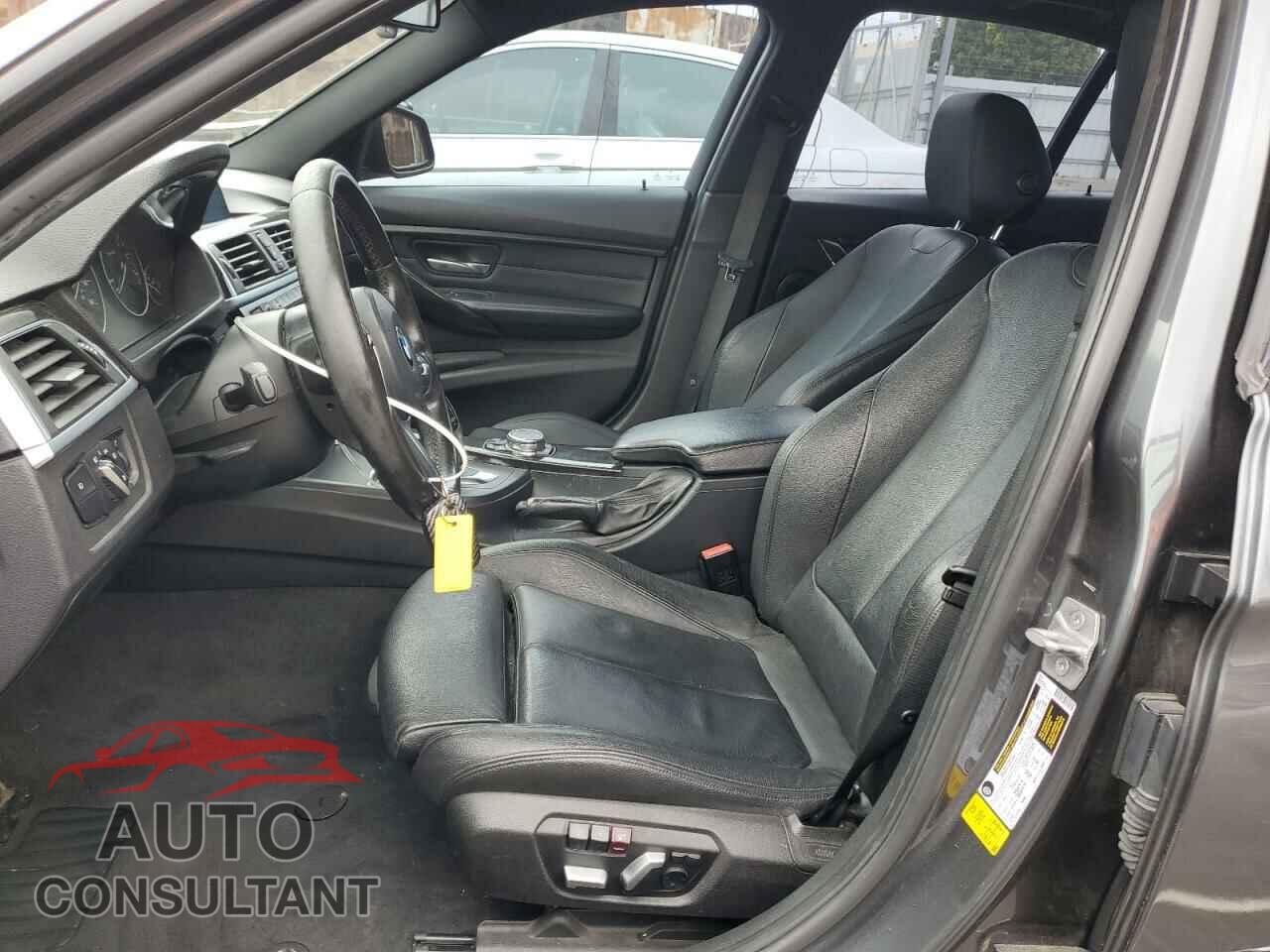 BMW 3 SERIES 2016 - WBA8E1G54GNU10824