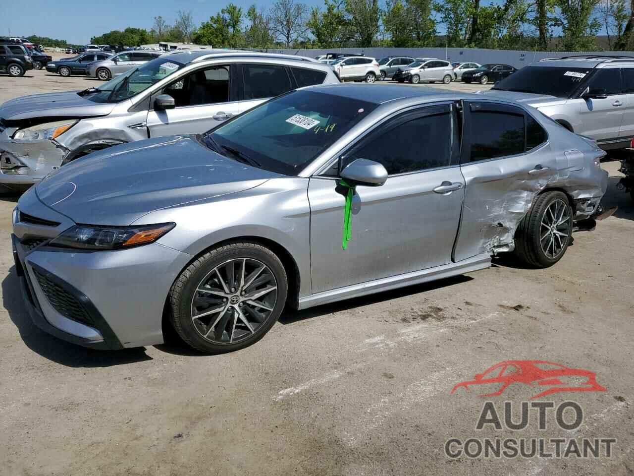 TOYOTA CAMRY 2022 - 4T1G11AK0NU621672
