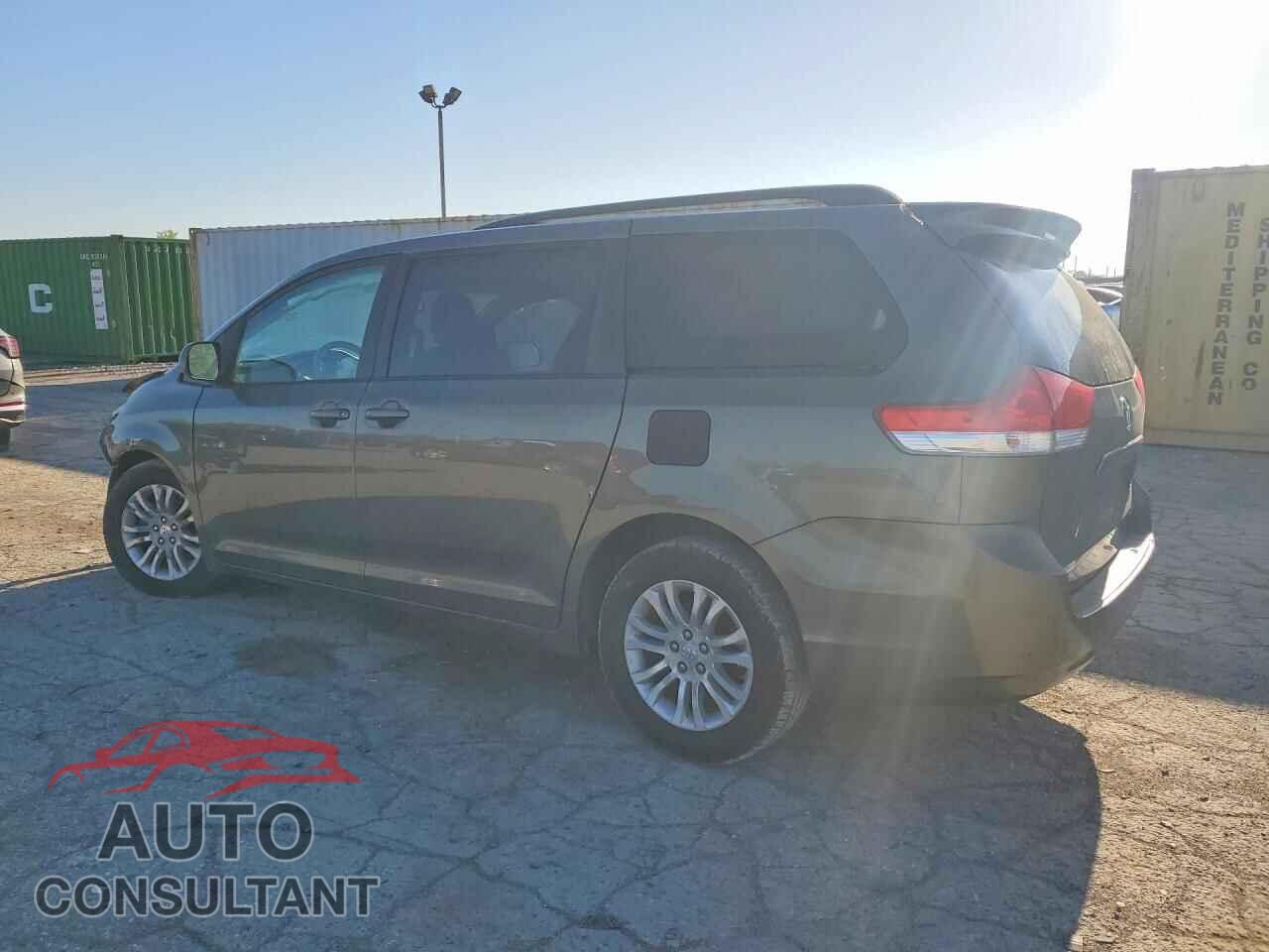 TOYOTA SIENNA 2011 - 5TDYK3DC9BS037857