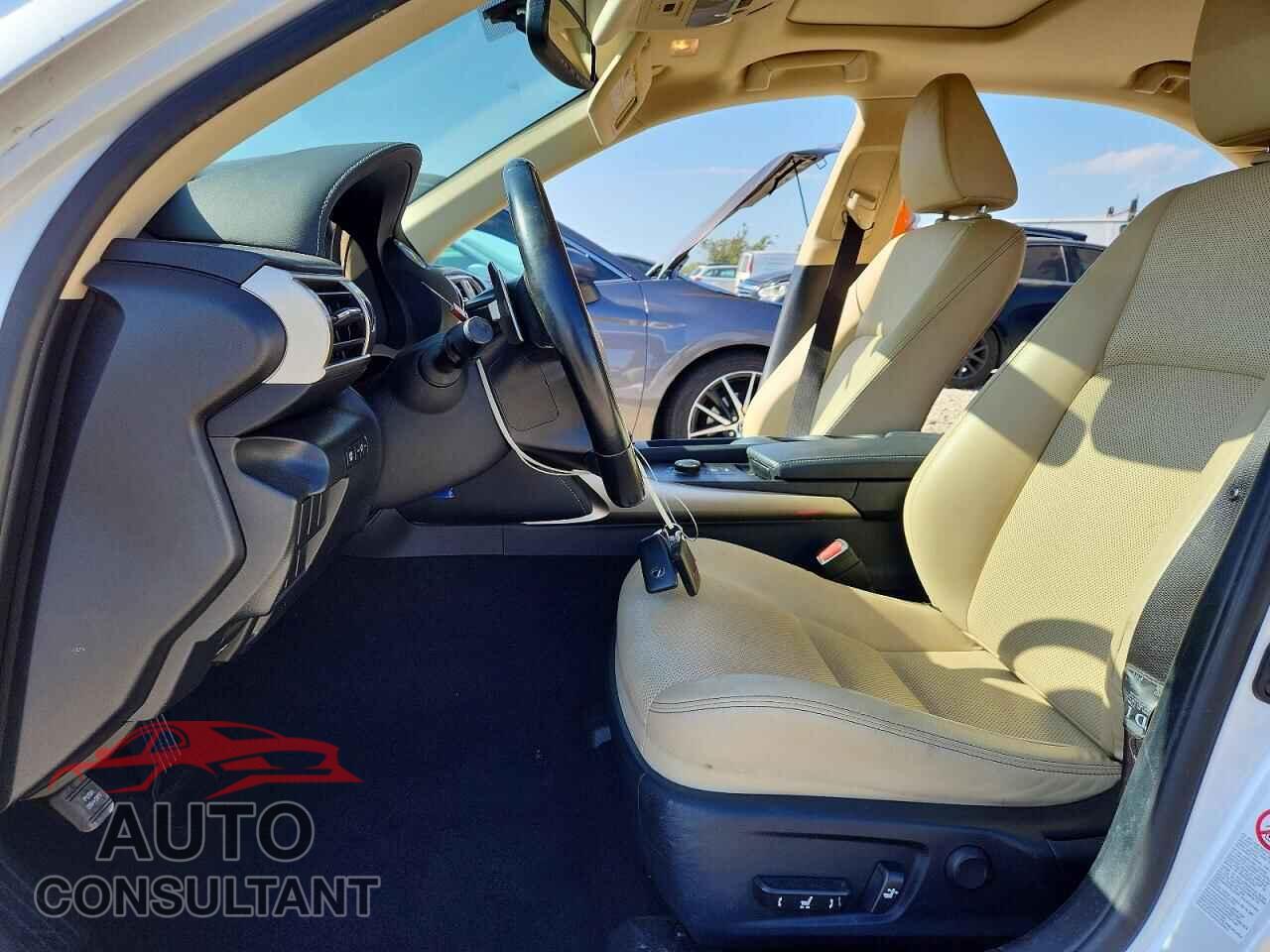 LEXUS IS 2016 - JTHBA1D26G5026282
