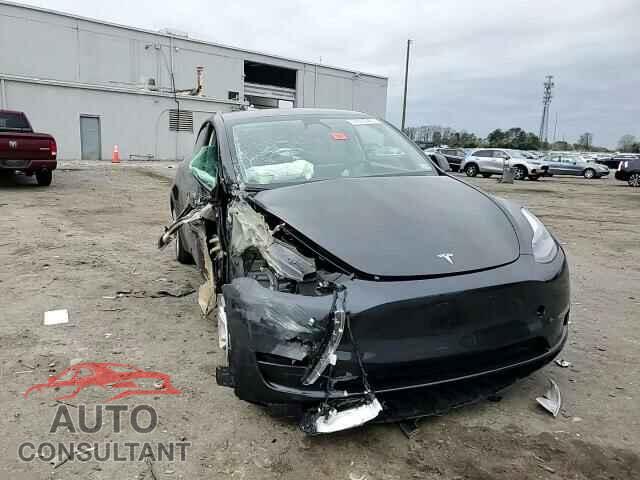 TESLA MODEL Y 2024 - 7SAYGDED1RF092027