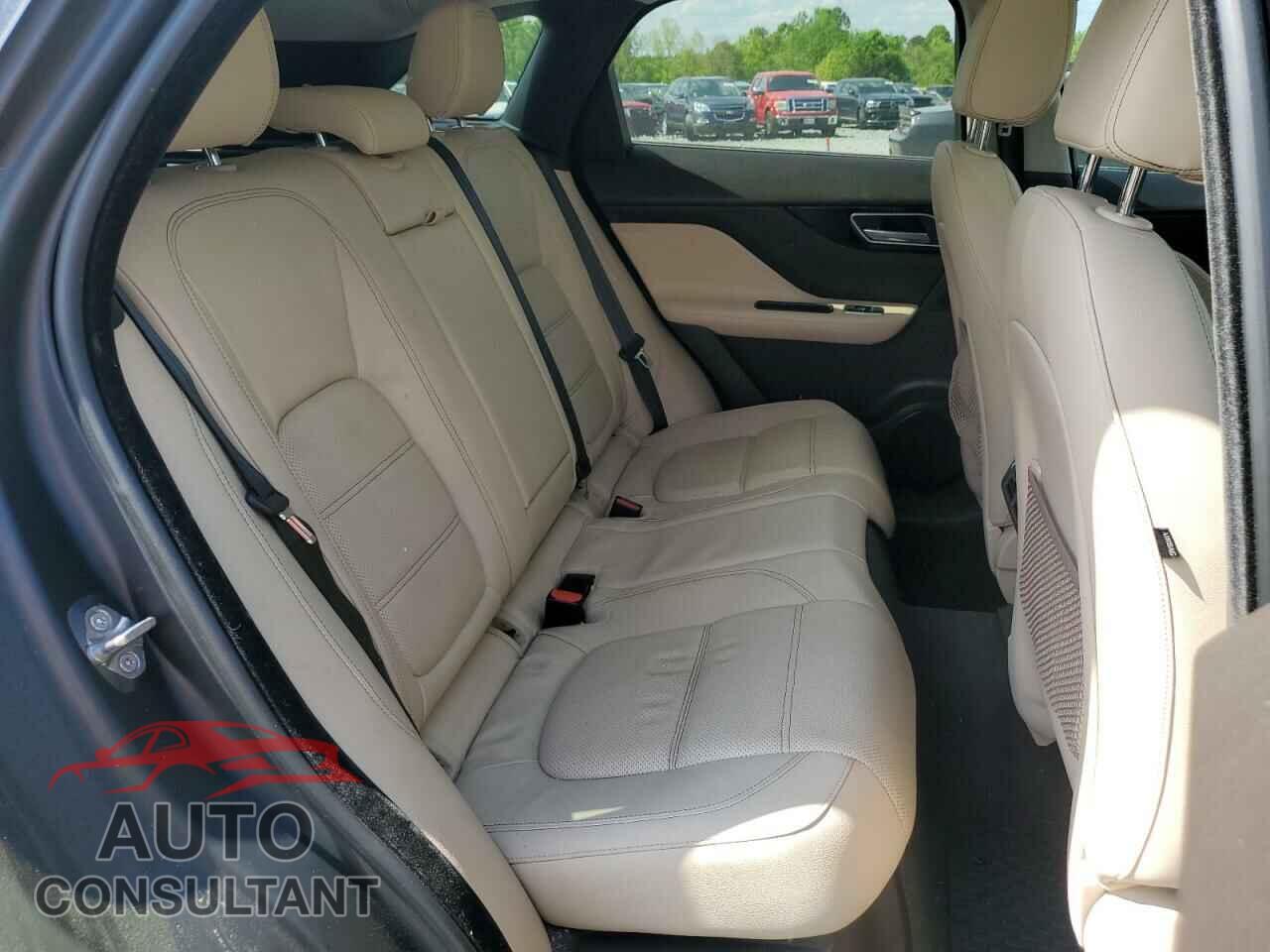 JAGUAR F-PACE 2017 - SADCK2BV7HA897145