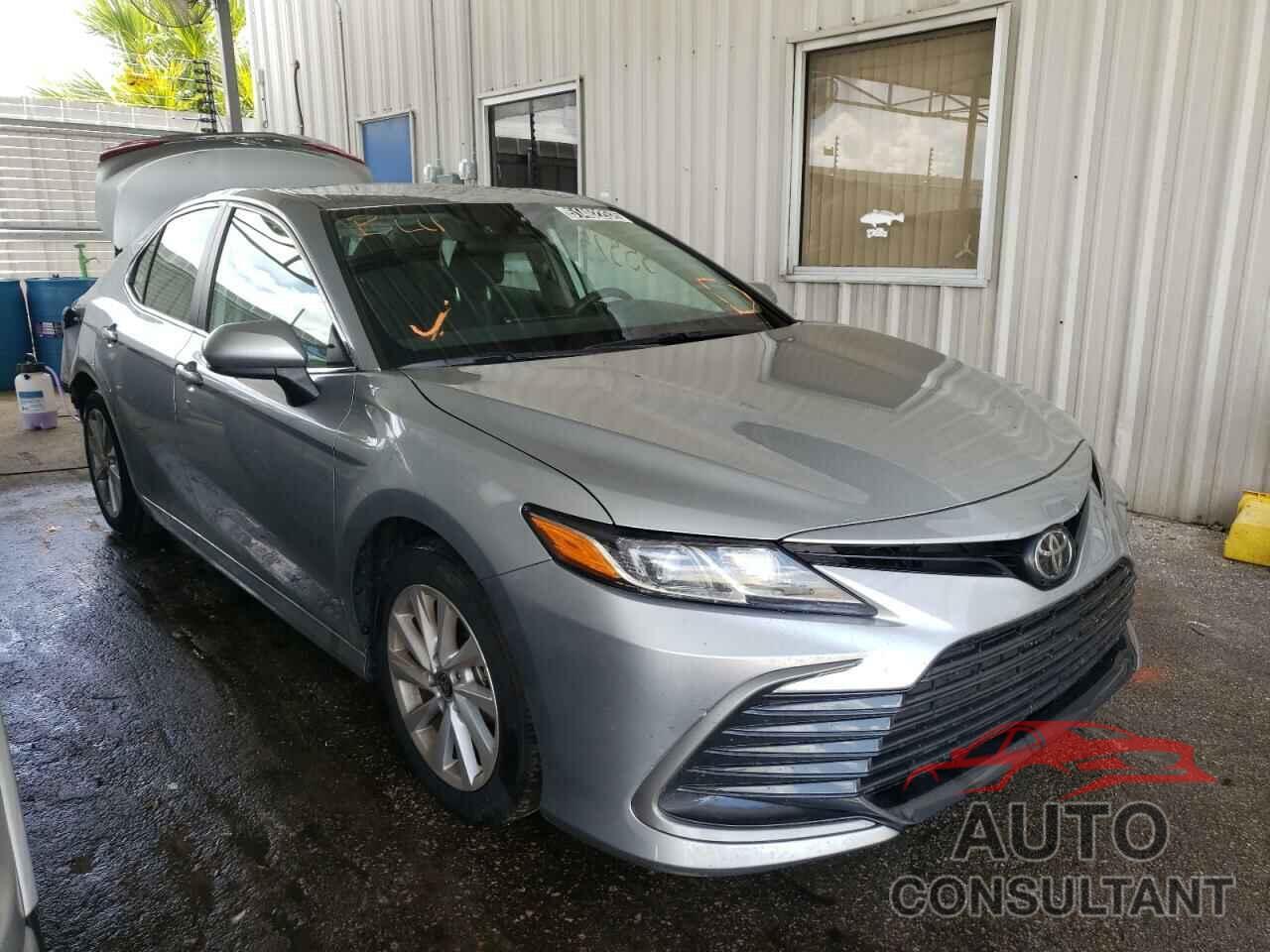 TOYOTA CAMRY 2022 - 4T1C11AK7NU003246