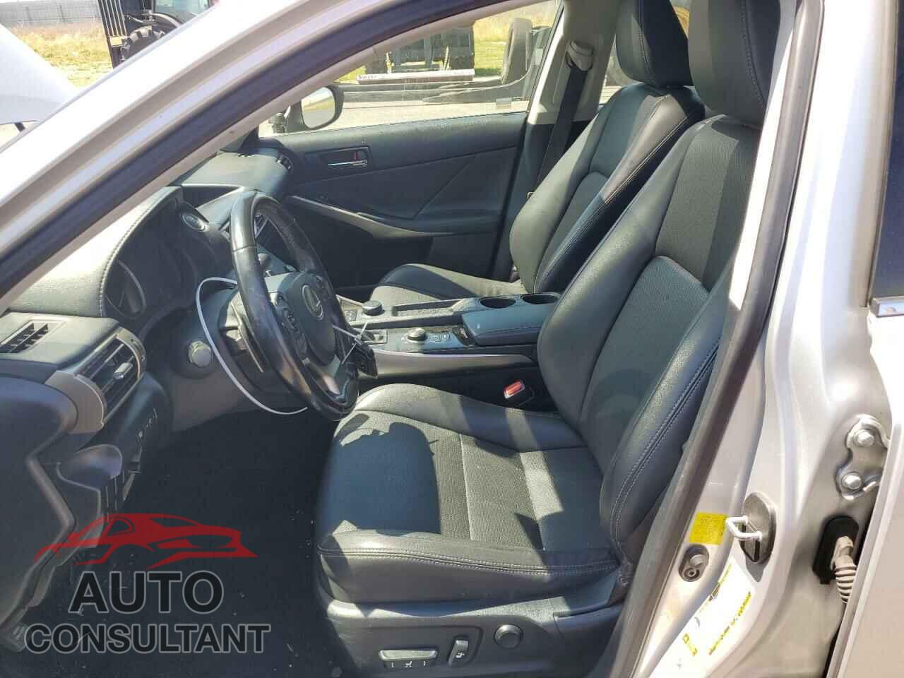 LEXUS IS 2016 - JTHBA1D22G5022374